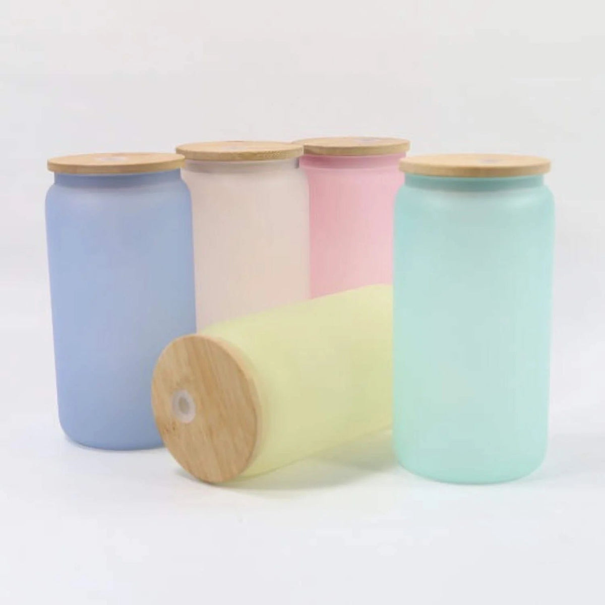 Double-wall glass tumbler with bamboo lid